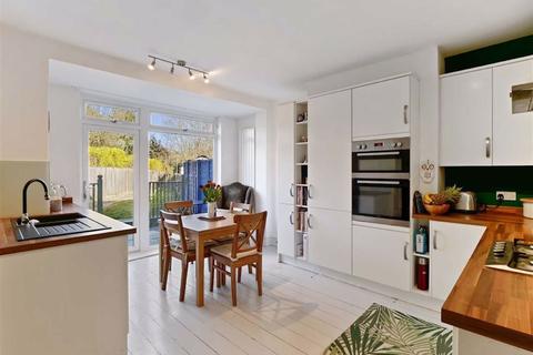 17 De Frene Road, London, SE26 4AB