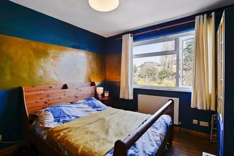 17 De Frene Road, London, SE26 4AB
