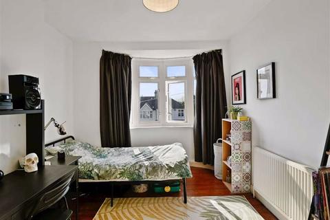 17 De Frene Road, London, SE26 4AB
