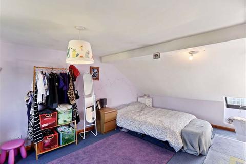 17 De Frene Road, London, SE26 4AB