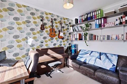 17 De Frene Road, London, SE26 4AB