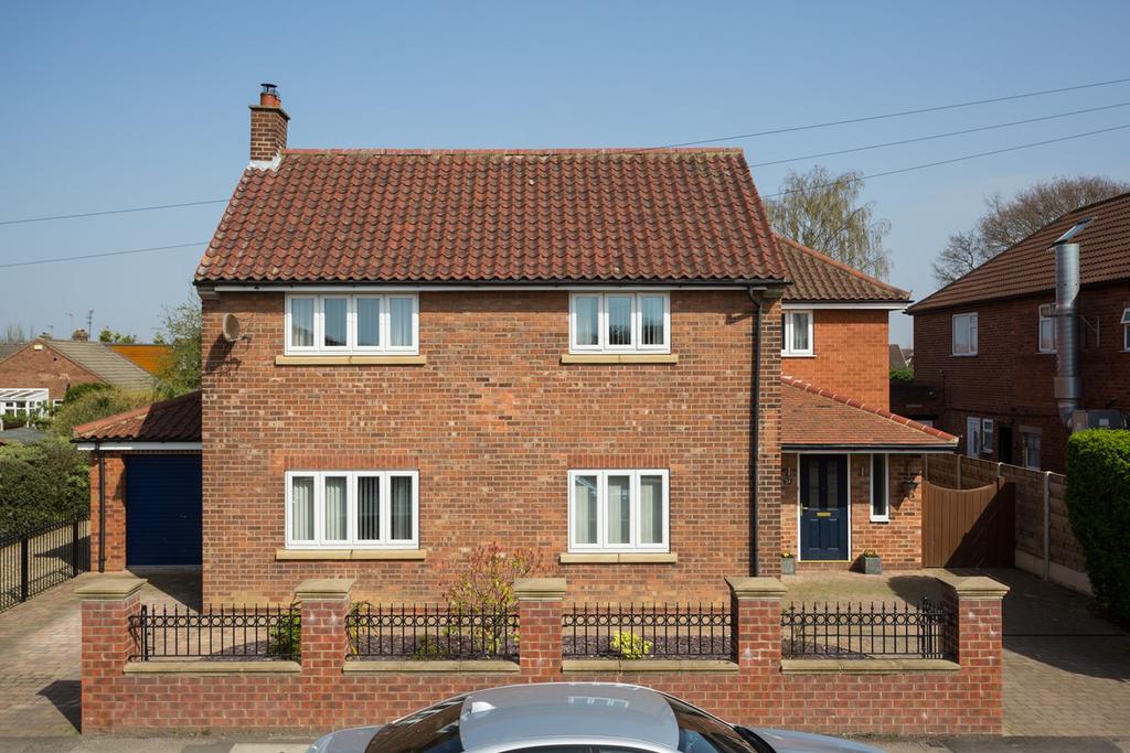 Eastholme Drive, York, YO30 4 bed detached house £499,950
