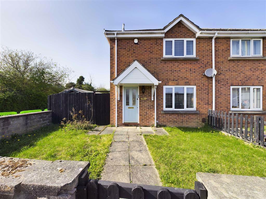 Bristol Road, Quedgeley 3 bed semidetached house £220,000