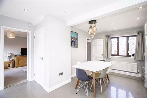40 Edgecote, Great Holm, Milton Keynes, MK8 9ER