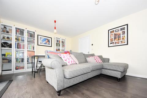 31 Hankinson Road, Warwick, CV34 5NF