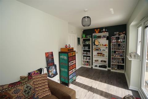 42 Harrier Close, Lostock, Bolton, BL6 4GL