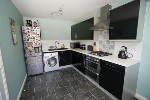 42 Harrier Close, Lostock, Bolton, BL6 4GL
