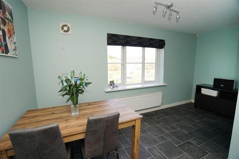 42 Harrier Close, Lostock, Bolton, BL6 4GL