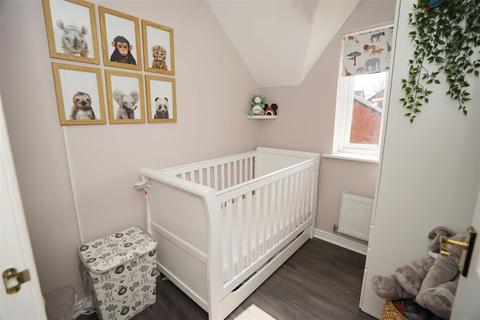 42 Harrier Close, Lostock, Bolton, BL6 4GL