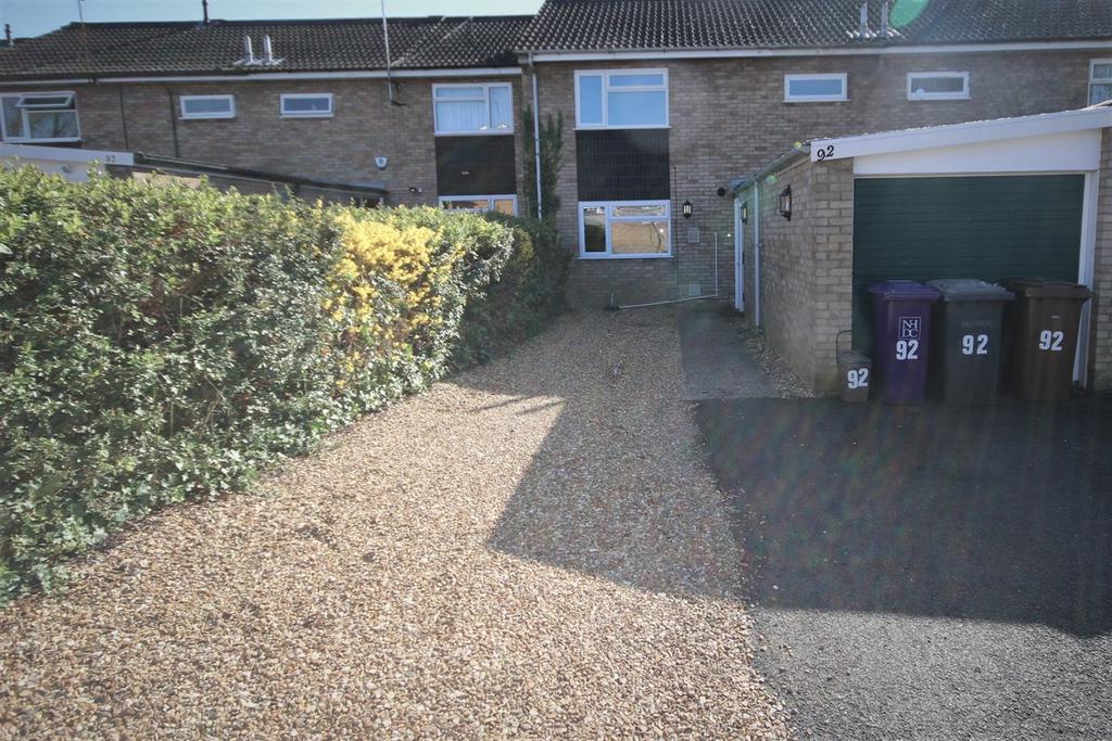 Swanstand, Letchworth Garden City, SG6 3 bed terraced house £1,350