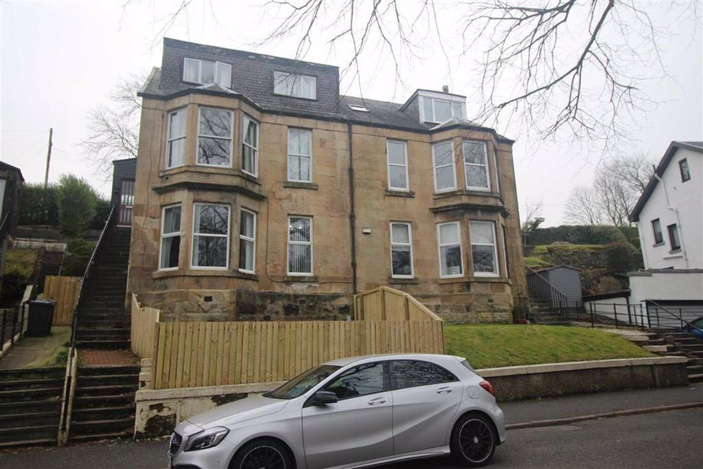 Old Inverkip Road, Greenock 2 bed flat £88,000