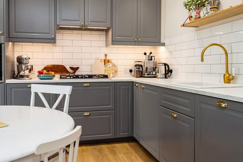 36 Broomside Terrace, Edinburgh, EH12 7LZ