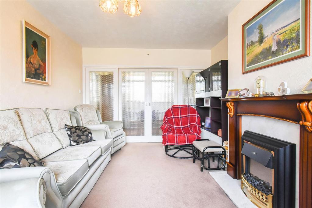 The Crescent, Blackburn 3 bed semidetached house £195,000