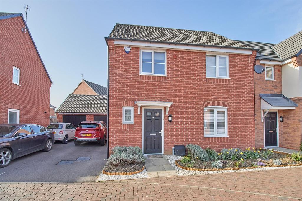 Indigo Drive, Burbage 3 bed detached house £250,000