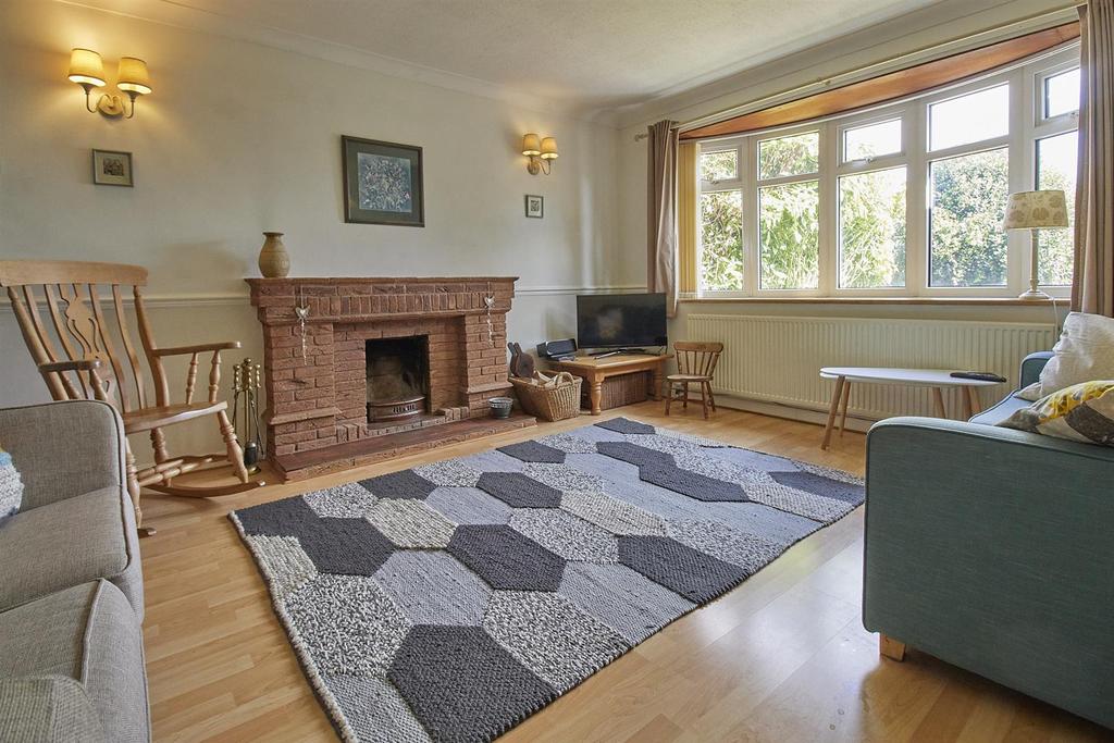 Winchester Drive, Burbage 4 bed detached house £400,000