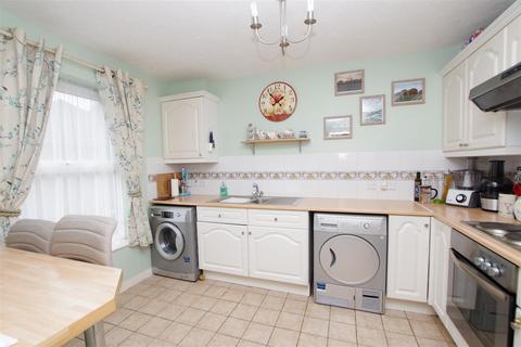 40 Pasture Close, Swindon, SN2 2UH