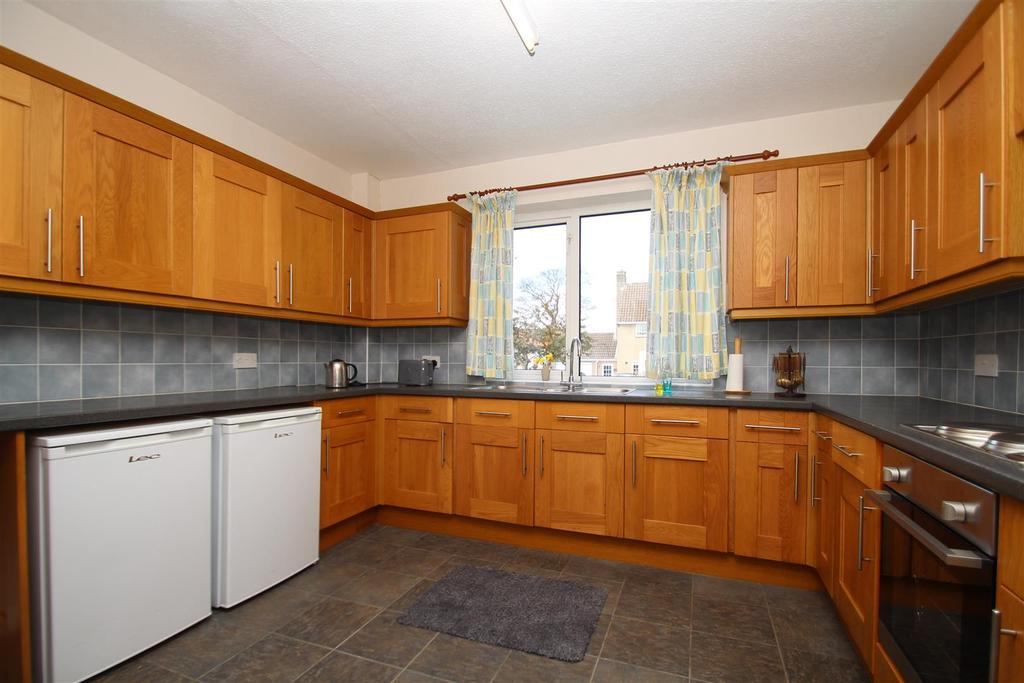 Woodside, Barnard Castle 4 bed detached house £360,000