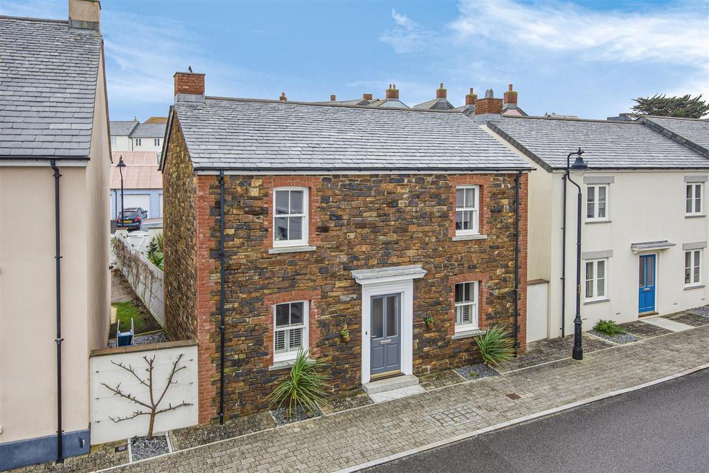 Newquay 3 bed detached house for sale £425,000