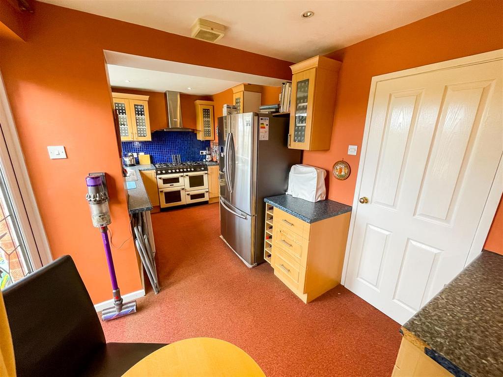 Kitchen/Breafkast Room