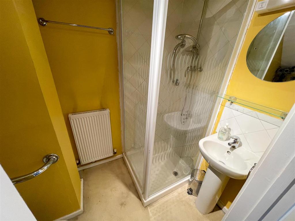 Downstairs W/C &amp; Shower Room