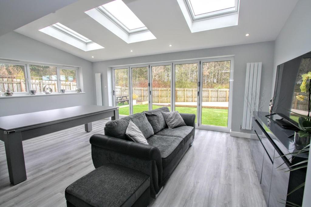 Dining/family room