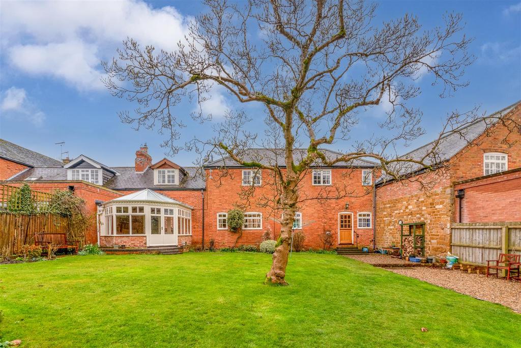 West-Langton-Hall-Market-Harborough-mews-Magnolia-