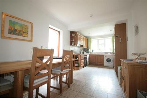 27 Greenhill, Wembley, HA9 9HF