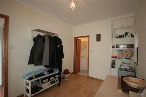27 Greenhill, Wembley, HA9 9HF