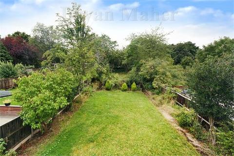 81 Shaftesbury Avenue, Kenton, Harrow, HA3 0RB
