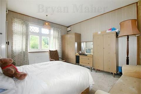 81 Shaftesbury Avenue, Kenton, Harrow, HA3 0RB