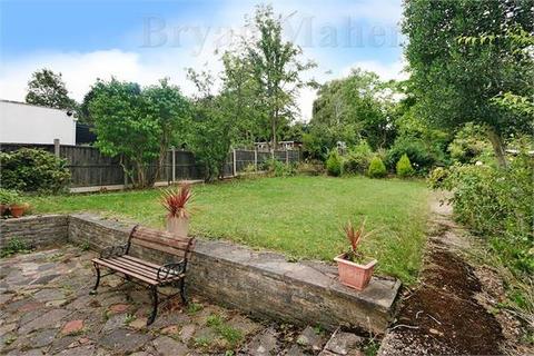 81 Shaftesbury Avenue, Kenton, Harrow, HA3 0RB