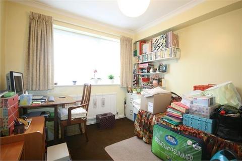 22 Crown Walk, Wembley, HA9 8HU