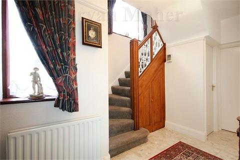 57 Shaftesbury Avenue, Kenton, Harrow, HA3 0RB