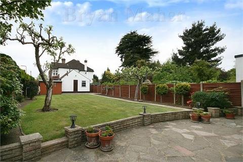 57 Shaftesbury Avenue, Kenton, Harrow, HA3 0RB