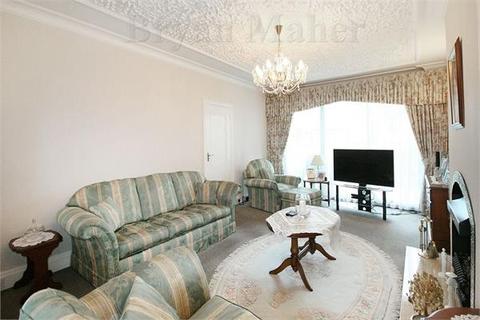 57 Shaftesbury Avenue, Kenton, Harrow, HA3 0RB