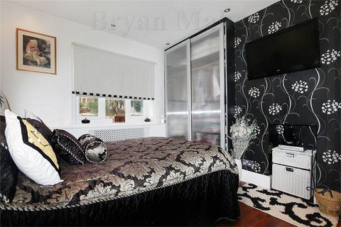 13 Forest Gate, London, NW9 0SP