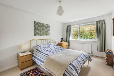 6 Crown Walk, Wembley, HA9 8HU