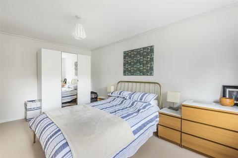 6 Crown Walk, Wembley, HA9 8HU