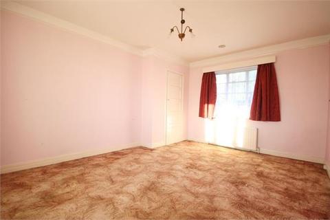 15 Mayfields Close, Wembley, HA9 9PP