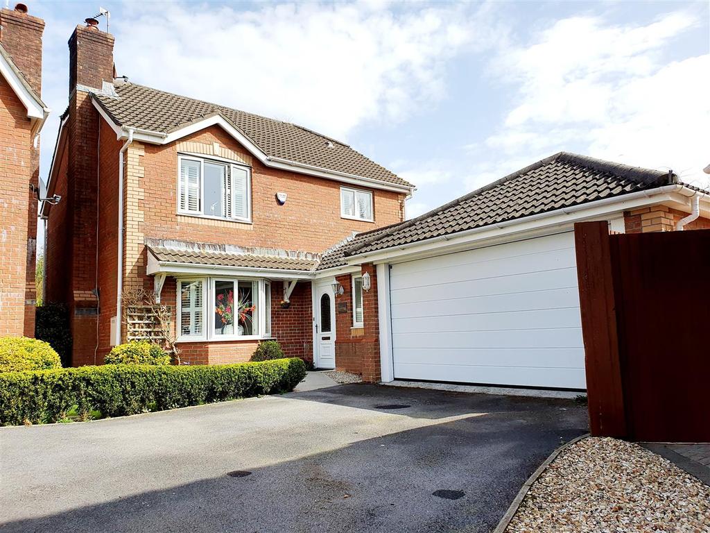 Cae Castell, Loughor, Swansea 4 bed detached house £310,000