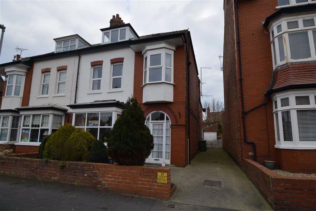 Trafalgar Crescent, Bridlington, East Yorkshire 4 bed block of