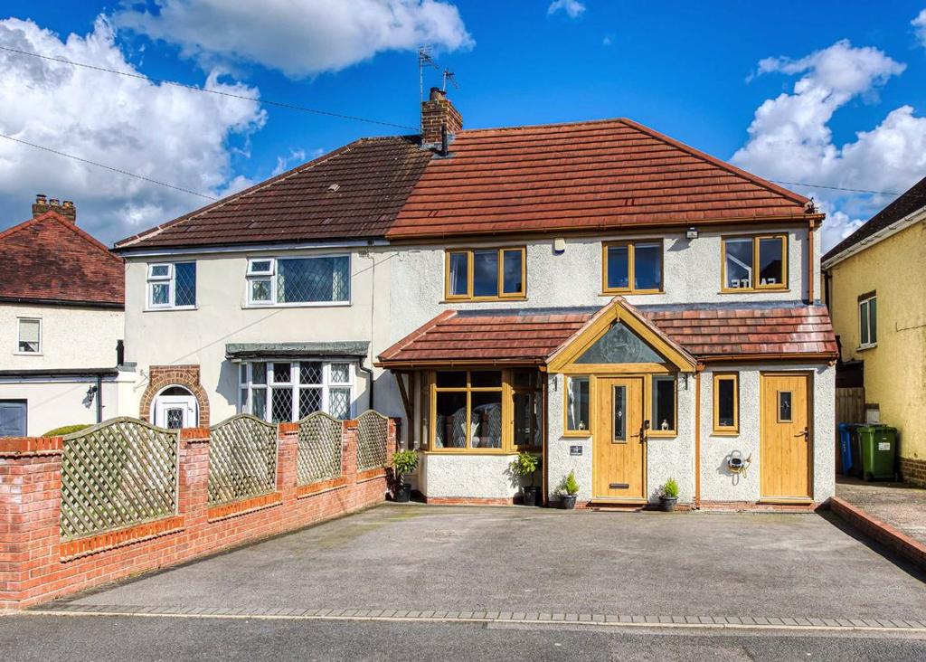 4, Birches Avenue, Codsall, Wolverhampton, WV8 4 bed semidetached