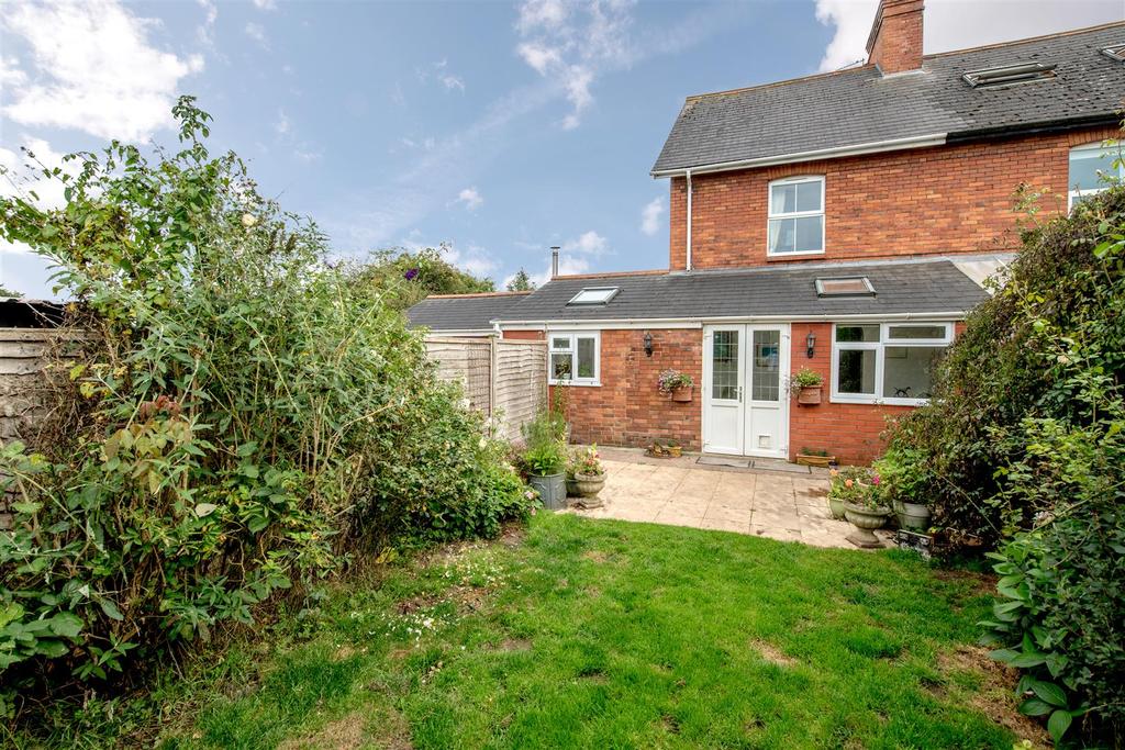 Westford, Wellington 3 bed semidetached house £315,000
