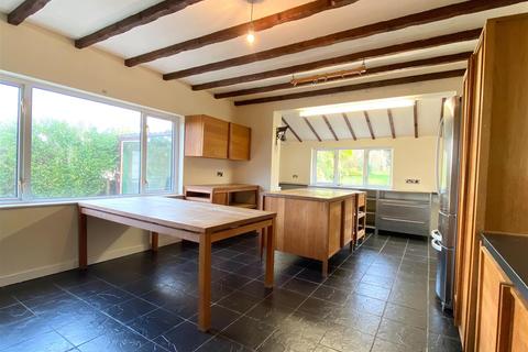 Maesyfedwen Lon Glanfred, Llandre, Bow Street, SY24 5BY