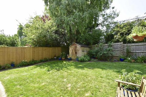 7 Glovers Close, Woodstock, OX20 1NS
