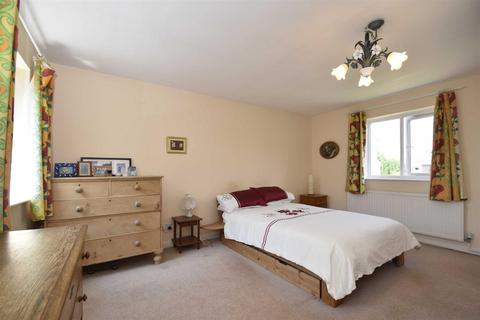7 Glovers Close, Woodstock, OX20 1NS