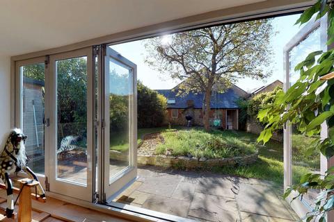Dolphin Cottage Bletchingdon Road, Kirtlington, Kidlington, OX5 3HF