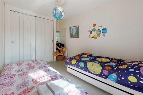 Dolphin Cottage Bletchingdon Road, Kirtlington, Kidlington, OX5 3HF