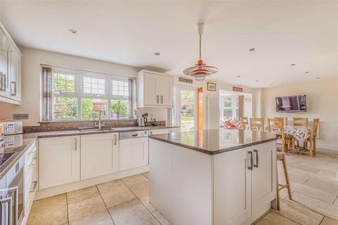 15 Great Groves, Goffs Oak, Waltham Cross, EN7 6SX