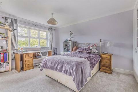 15 Great Groves, Goffs Oak, Waltham Cross, EN7 6SX